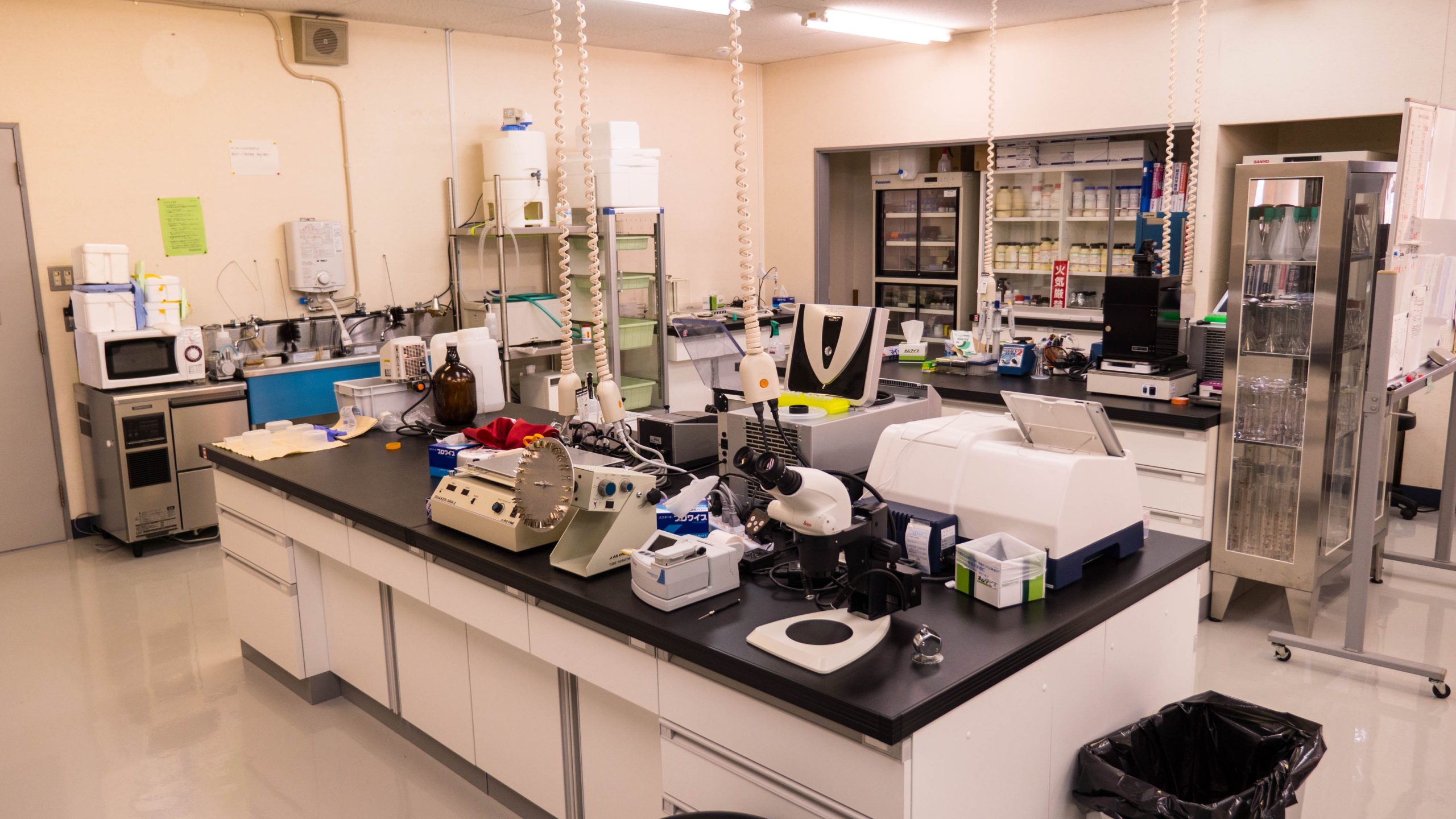 日革研究所内の様子