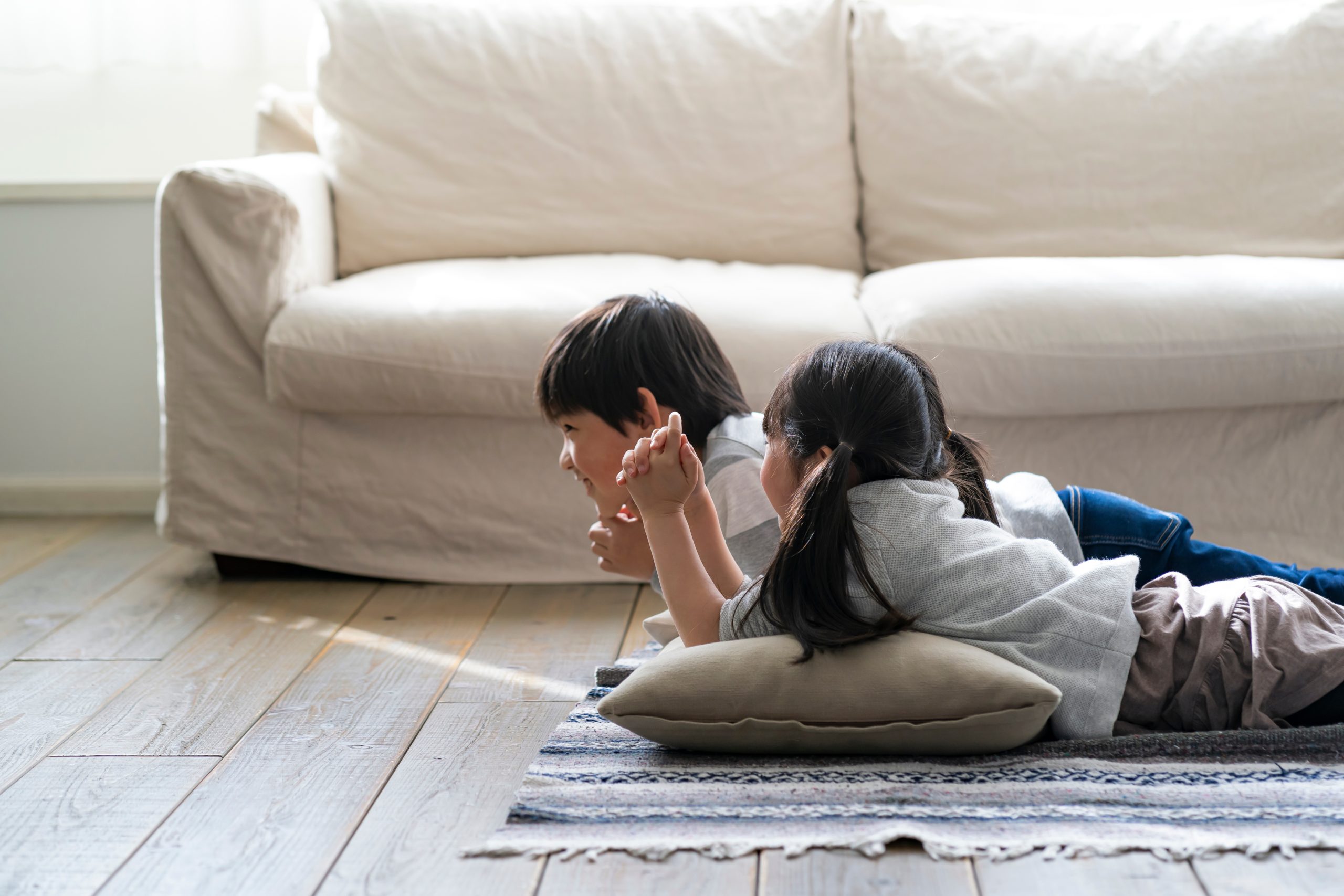 フローリングにダニ対策が必要な理由はハウスダストが舞い上がるから