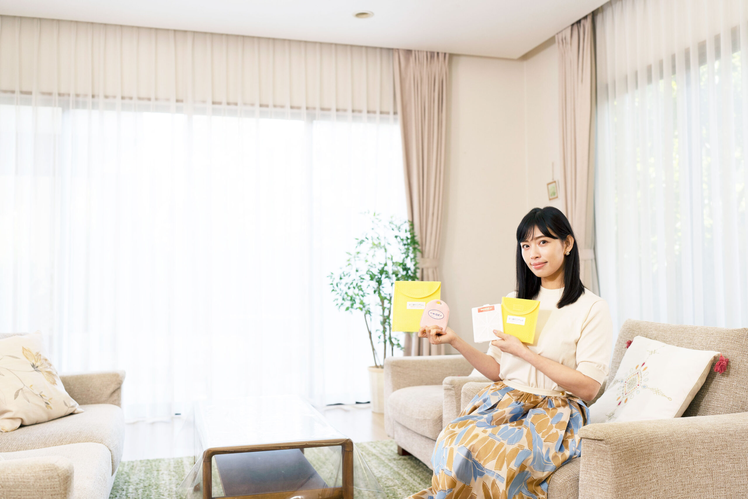 ダニ取りシートのおすすめは「ダニ捕りロボ」！粘着タイプとの違いやその効果